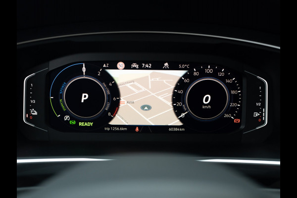 Volkswagen Tiguan 1.4 TSI eHybrid R-Line Business+ | Panodak | 360 Camera | Trekhaak wegkl. | Head Up | Prijs Rijklaar!!