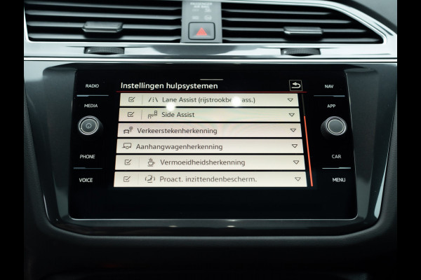 Volkswagen Tiguan 1.4 TSI eHybrid R-Line Business+ | Panodak | 360 Camera | Trekhaak wegkl. | Head Up | Prijs Rijklaar!!