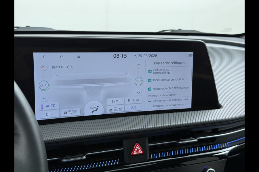 Kia Ev6 GT-Line 77.4kWh SOH 100% Warmtepomp PanoDak Head-Up Alcantar/Leer Stoelventilatie Elek.Stoelen+MemoryMeridian SOH 100% 360°Camer DAB  Elek.Achterklep Lmv Lane Assist 1600kg trekvermogen! Laden tot 240kW 1e Eigenaar Origineel Nederlandse Auto € 57.000 nieuw