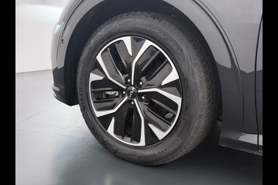 Kia Ev6 GT-Line 77.4kWh SOH 100% Warmtepomp PanoDak Head-Up Alcantar/Leer Stoelventilatie Elek.Stoelen+MemoryMeridian SOH 100% 360°Camer DAB  Elek.Achterklep Lmv Lane Assist 1600kg trekvermogen! Laden tot 240kW 1e Eigenaar Origineel Nederlandse Auto € 57.000 nieuw