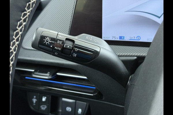 Kia Ev6 GT-Line 77.4kWh SOH 100% Warmtepomp PanoDak Head-Up Alcantar/Leer Stoelventilatie Elek.Stoelen+MemoryMeridian SOH 100% 360°Camer DAB  Elek.Achterklep Lmv Lane Assist 1600kg trekvermogen! Laden tot 240kW 1e Eigenaar Origineel Nederlandse Auto € 57.000 nieuw