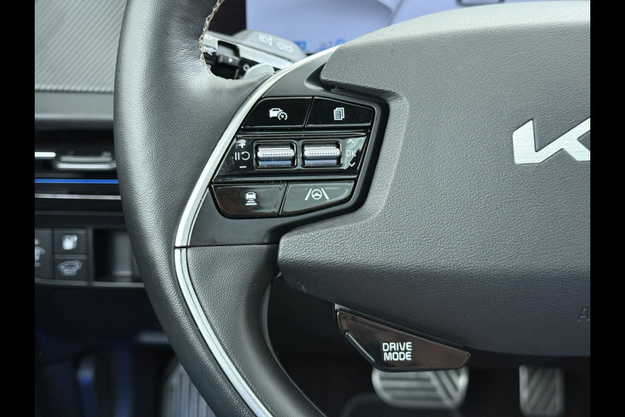 Kia Ev6 GT-Line 77.4kWh SOH 100% Warmtepomp PanoDak Head-Up Alcantar/Leer Stoelventilatie Elek.Stoelen+MemoryMeridian SOH 100% 360°Camer DAB  Elek.Achterklep Lmv Lane Assist 1600kg trekvermogen! Laden tot 240kW 1e Eigenaar Origineel Nederlandse Auto € 57.000 nieuw