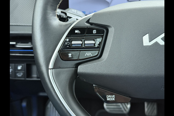 Kia Ev6 GT-Line 77.4kWh SOH 100% Warmtepomp PanoDak Head-Up Alcantar/Leer Stoelventilatie Elek.Stoelen+MemoryMeridian SOH 100% 360°Camer DAB  Elek.Achterklep Lmv Lane Assist 1600kg trekvermogen! Laden tot 240kW 1e Eigenaar Origineel Nederlandse Auto € 57.000 nieuw