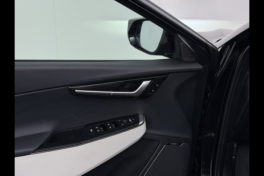 Kia Ev6 GT-Line 77.4kWh SOH 100% Warmtepomp PanoDak Head-Up Alcantar/Leer Stoelventilatie Elek.Stoelen+MemoryMeridian SOH 100% 360°Camer DAB  Elek.Achterklep Lmv Lane Assist 1600kg trekvermogen! Laden tot 240kW 1e Eigenaar Origineel Nederlandse Auto € 57.000 nieuw