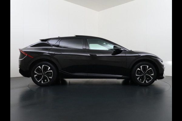 Kia Ev6 GT-Line 77.4kWh SOH 100% Warmtepomp PanoDak Head-Up Alcantar/Leer Stoelventilatie Elek.Stoelen+MemoryMeridian SOH 100% 360°Camer DAB  Elek.Achterklep Lmv Lane Assist 1600kg trekvermogen! Laden tot 240kW 1e Eigenaar Origineel Nederlandse Auto € 57.000 nieuw