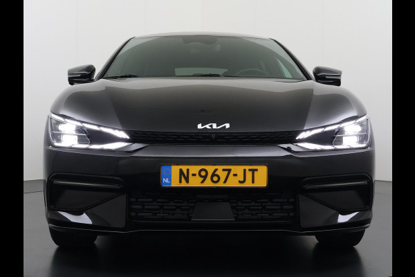 Kia Ev6 GT-Line 77.4kWh SOH 100% Warmtepomp PanoDak Head-Up Alcantar/Leer Stoelventilatie Elek.Stoelen+MemoryMeridian SOH 100% 360°Camer DAB  Elek.Achterklep Lmv Lane Assist 1600kg trekvermogen! Laden tot 240kW 1e Eigenaar Origineel Nederlandse Auto € 57.000 nieuw