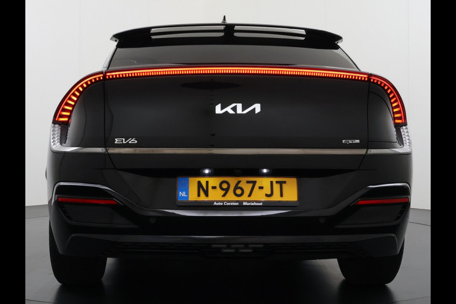 Kia Ev6 GT-Line 77.4kWh SOH 100% Warmtepomp PanoDak Head-Up Alcantar/Leer Stoelventilatie Elek.Stoelen+MemoryMeridian SOH 100% 360°Camer DAB  Elek.Achterklep Lmv Lane Assist 1600kg trekvermogen! Laden tot 240kW 1e Eigenaar Origineel Nederlandse Auto € 57.000 nieuw