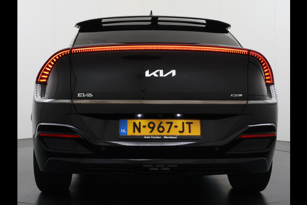 Kia Ev6 GT-Line 77.4kWh SOH 100% Warmtepomp PanoDak Head-Up Alcantar/Leer Stoelventilatie Elek.Stoelen+MemoryMeridian SOH 100% 360°Camer DAB  Elek.Achterklep Lmv Lane Assist 1600kg trekvermogen! Laden tot 240kW 1e Eigenaar Origineel Nederlandse Auto € 57.000 nieuw