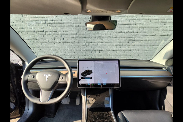 Tesla Model 3 SR+ 325PK AutoPilot Leer Pano-Dak Adaptive Cruise Camera's Elektr.-Stuur+Stoelen+Spiegels+Geheugen+Easy-Entry+Verwarmde stoelen  Ecc Navi Led DAB Voorverwarmen interieur via App Keyless One-Pedal-Drive SOH 82% 1e Eigenaar Origineel Nederlandse Auto 1.584kg licht!