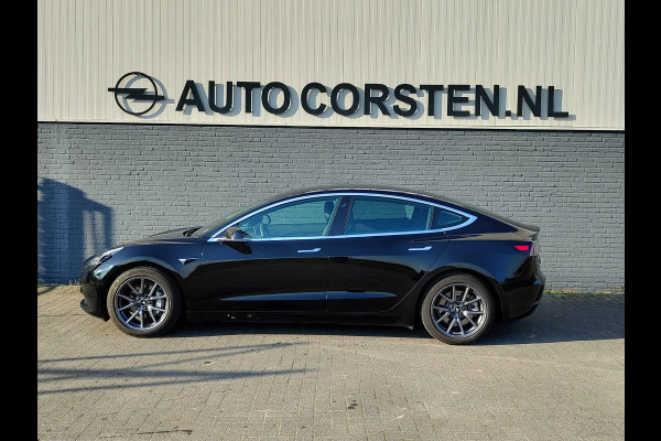 Tesla Model 3 SR+ 325PK AutoPilot Leer Pano-Dak Adaptive Cruise Camera's Elektr.-Stuur+Stoelen+Spiegels+Geheugen+Easy-Entry+Verwarmde stoelen  Ecc Navi Led DAB Voorverwarmen interieur via App Keyless One-Pedal-Drive SOH 82% 1e Eigenaar Origineel Nederlandse Auto 1.584kg licht!