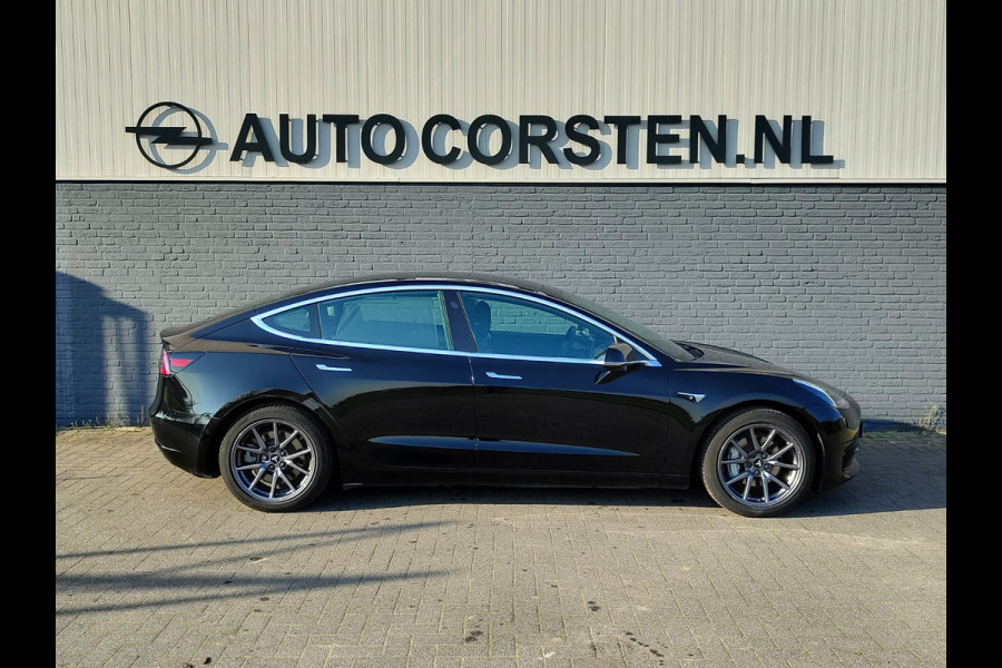 Tesla Model 3 SR+ 325PK AutoPilot Leer Pano-Dak Adaptive Cruise Camera's Elektr.-Stuur+Stoelen+Spiegels+Geheugen+Easy-Entry+Verwarmde stoelen  Ecc Navi Led DAB Voorverwarmen interieur via App Keyless One-Pedal-Drive SOH 82% 1e Eigenaar Origineel Nederlandse Auto 1.584kg licht!