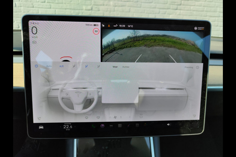 Tesla Model 3 SR+ 325PK AutoPilot Leer Pano-Dak Adaptive Cruise Camera's Elektr.-Stuur+Stoelen+Spiegels+Geheugen+Easy-Entry+Verwarmde stoelen  Ecc Navi Led DAB Voorverwarmen interieur via App Keyless One-Pedal-Drive SOH 82% 1e Eigenaar Origineel Nederlandse Auto 1.584kg licht!
