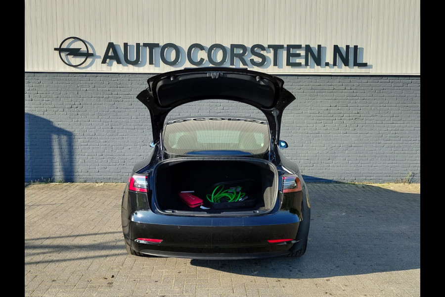 Tesla Model 3 SR+ 325PK AutoPilot Leer Pano-Dak Adaptive Cruise Camera's Elektr.-Stuur+Stoelen+Spiegels+Geheugen+Easy-Entry+Verwarmde stoelen  Ecc Navi Led DAB Voorverwarmen interieur via App Keyless One-Pedal-Drive SOH 82% 1e Eigenaar Origineel Nederlandse Auto 1.584kg licht!