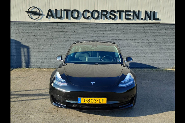 Tesla Model 3 SR+ 325PK AutoPilot Leer Pano-Dak Adaptive Cruise Camera's Elektr.-Stuur+Stoelen+Spiegels+Geheugen+Easy-Entry+Verwarmde stoelen  Ecc Navi Led DAB Voorverwarmen interieur via App Keyless One-Pedal-Drive SOH 82% 1e Eigenaar Origineel Nederlandse Auto 1.584kg licht!