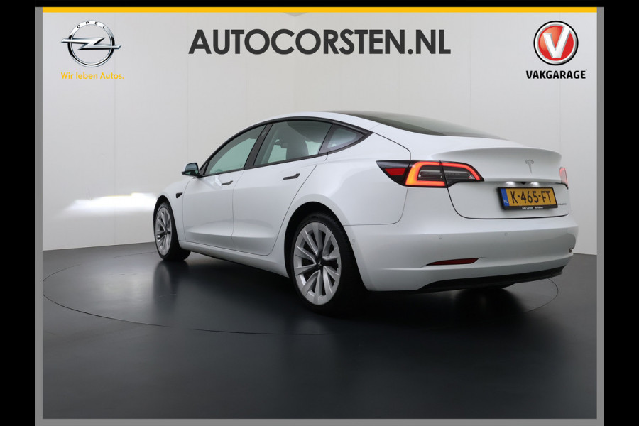 Tesla Model 3 Long Range AWD 75kWh Facelift Trekhaak Warmtepomp Elek.Achterklep Lmv AutoPilot Leder Panoramadak Adaptive-Cruise Camera's Elekt Navi LED DAB Voorverwarmen interieur Keyless One-Pedal-Drive 4WD SOH 86% 1e Eigenaar Origineel Nederlandse Auto Fabrieksgarantie op Accu en Motor tot 21-12-2028/192.00km € 62.000 nieuw !