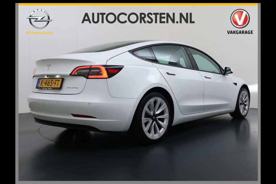 Tesla Model 3 Long Range AWD 75kWh Facelift Trekhaak Warmtepomp Elek.Achterklep Lmv AutoPilot Leder Panoramadak Adaptive-Cruise Camera's Elekt Navi LED DAB Voorverwarmen interieur Keyless One-Pedal-Drive 4WD SOH 86% 1e Eigenaar Origineel Nederlandse Auto Fabrieksgarantie op Accu en Motor tot 21-12-2028/192.00km € 62.000 nieuw !