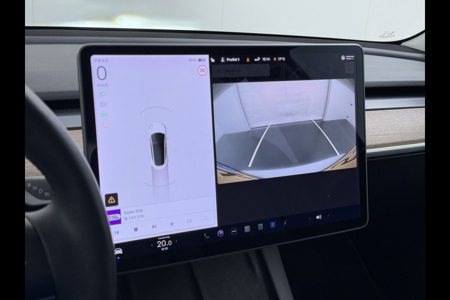 Tesla Model 3 Long Range AWD 75kWh Facelift Trekhaak Warmtepomp Elek.Achterklep Lmv AutoPilot Leder Panoramadak Adaptive-Cruise Camera's Elekt Navi LED DAB Voorverwarmen interieur Keyless One-Pedal-Drive 4WD SOH 86% 1e Eigenaar Origineel Nederlandse Auto Fabrieksgarantie op Accu en Motor tot 21-12-2028/192.00km € 62.000 nieuw !