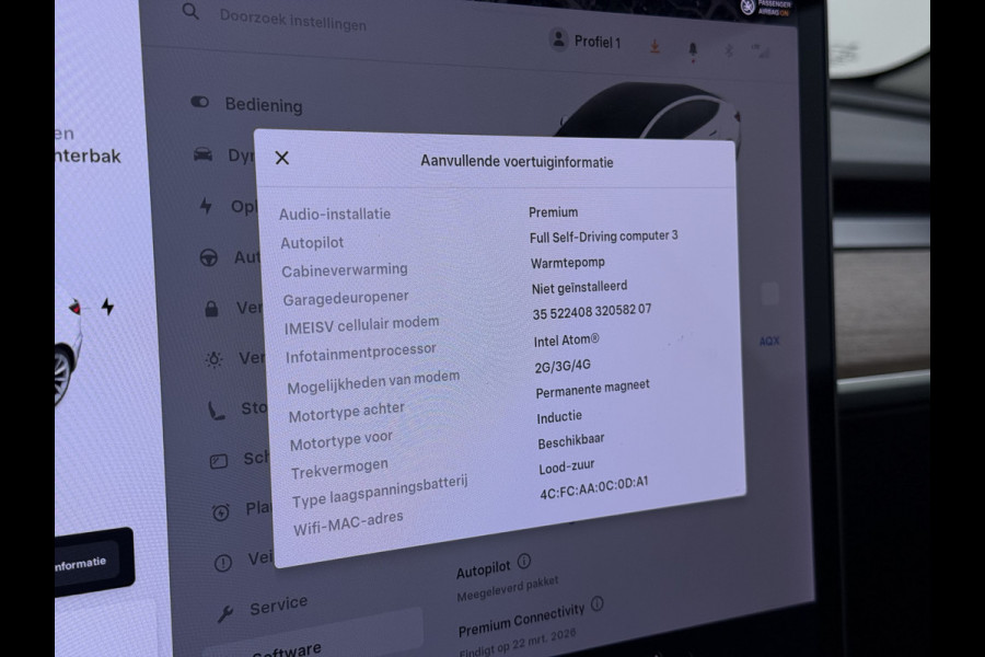 Tesla Model 3 Long Range AWD 75kWh Facelift Trekhaak Warmtepomp Elek.Achterklep Lmv AutoPilot Leder Panoramadak Adaptive-Cruise Camera's Elekt Navi LED DAB Voorverwarmen interieur Keyless One-Pedal-Drive 4WD SOH 86% 1e Eigenaar Origineel Nederlandse Auto Fabrieksgarantie op Accu en Motor tot 21-12-2028/192.00km € 62.000 nieuw !