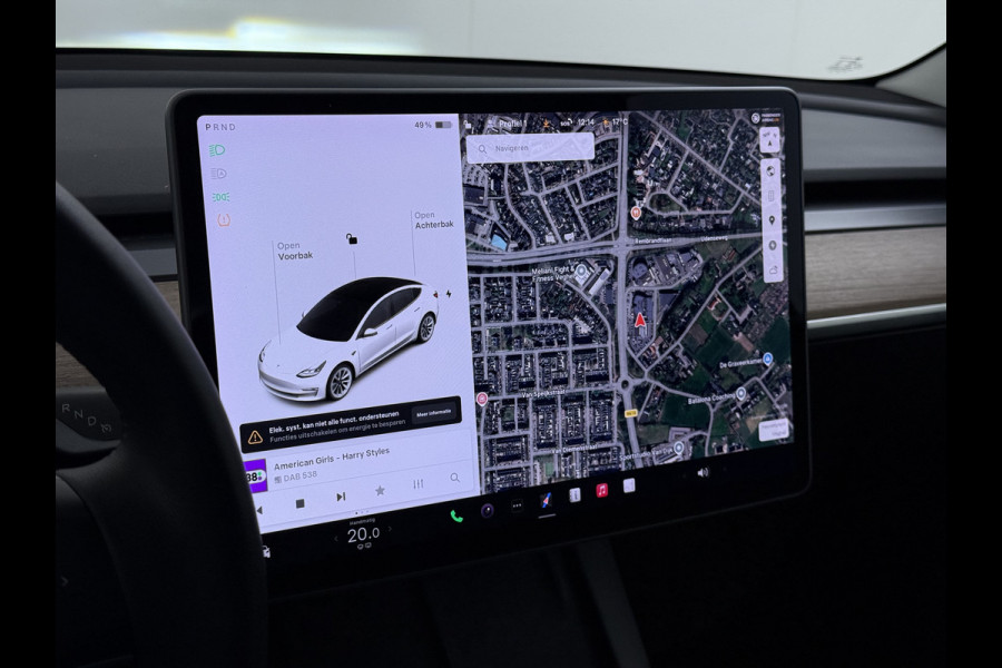 Tesla Model 3 Long Range AWD 75kWh Facelift Trekhaak Warmtepomp Elek.Achterklep Lmv AutoPilot Leder Panoramadak Adaptive-Cruise Camera's Elekt Navi LED DAB Voorverwarmen interieur Keyless One-Pedal-Drive 4WD SOH 86% 1e Eigenaar Origineel Nederlandse Auto Fabrieksgarantie op Accu en Motor tot 21-12-2028/192.00km € 62.000 nieuw !