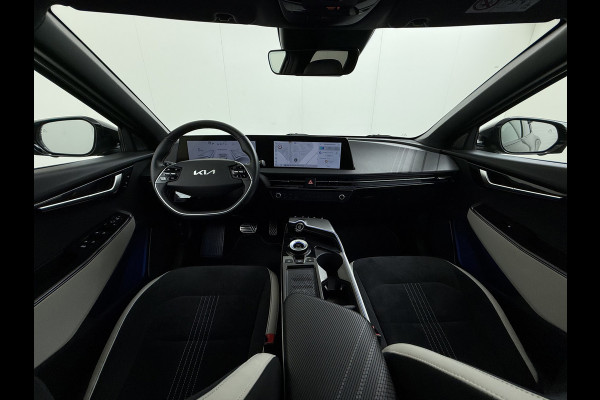 Kia Ev6 GT-Line 77.4kWh SOH 100% Warmtepomp PanoDak Head-Up Alcantar/Leer Stoelventilatie Elek.Stoelen+MemoryMeridian SOH 100% 360°Camer DAB  Elek.Achterklep Lmv Lane Assist 1600kg trekvermogen! Laden tot 240kW 1e Eigenaar Origineel Nederlandse Auto € 57.000 nieuw