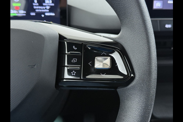 MG Mg4 electric 51kWh LFP AccuApple Carplay Android Auto Pdc Adap.Cruise Ecc Rijstrooksensor Led Bluetooth DAB Isofix File assistent Verkeersbord detectie SOH 92% € 30.000 nieuw!