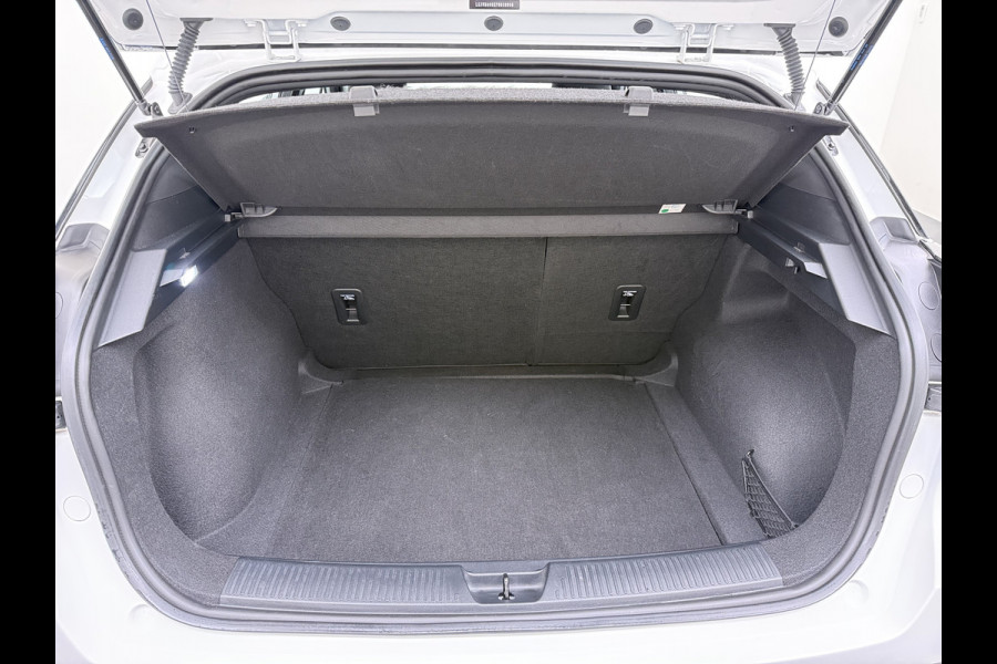 MG Mg4 electric 51kWh LFP AccuApple Carplay Android Auto Pdc Adap.Cruise Ecc Rijstrooksensor Led Bluetooth DAB Isofix File assistent Verkeersbord detectie SOH 92% € 30.000 nieuw!