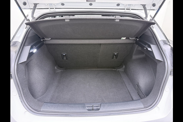 MG Mg4 electric 51kWh LFP AccuApple Carplay Android Auto Pdc Adap.Cruise Ecc Rijstrooksensor Led Bluetooth DAB Isofix File assistent Verkeersbord detectie SOH 92% € 30.000 nieuw!