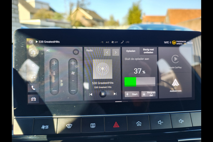 MG Mg4 electric 51kWh LFP AccuApple Carplay Android Auto Pdc Adap.Cruise Ecc Rijstrooksensor Led Bluetooth DAB Isofix File assistent Verkeersbord detectie SOH 92% € 30.000 nieuw!
