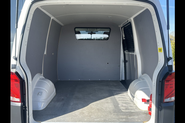 Volkswagen Transporter 2.0 TDI / L1H1 / 1e EIG. / CAMERA / CRUISE / AIRCO / ACHTERKLEP / APPLE CARPLAY / ANDROID AUTO