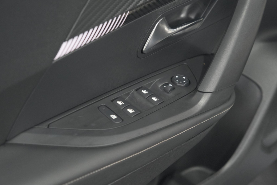 Peugeot 2008 Hybrid 136 e-DCS6 Allure | 360 Camera | Adaptieve Cruise Control | Dodehoekdetectie | Navigatie