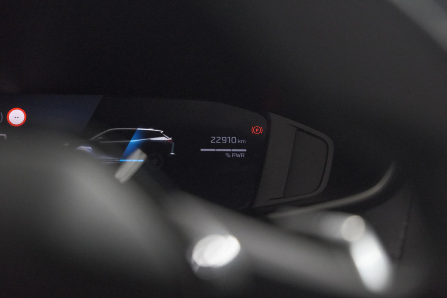 Peugeot 2008 Hybrid 136 e-DCS6 Allure | 360 Camera | Adaptieve Cruise Control | Dodehoekdetectie | Navigatie