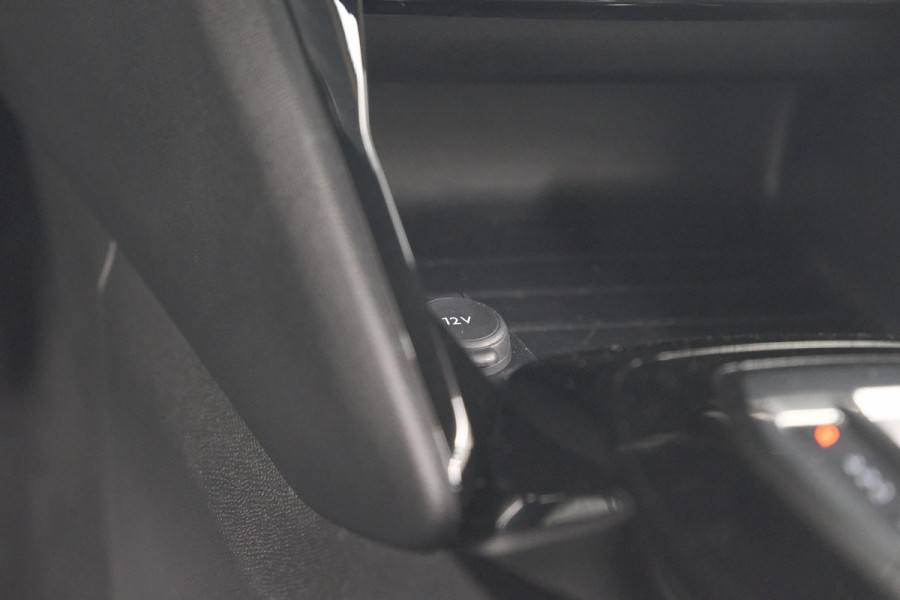 Peugeot 2008 Hybrid 136 e-DCS6 Allure | 360 Camera | Adaptieve Cruise Control | Dodehoekdetectie | Navigatie