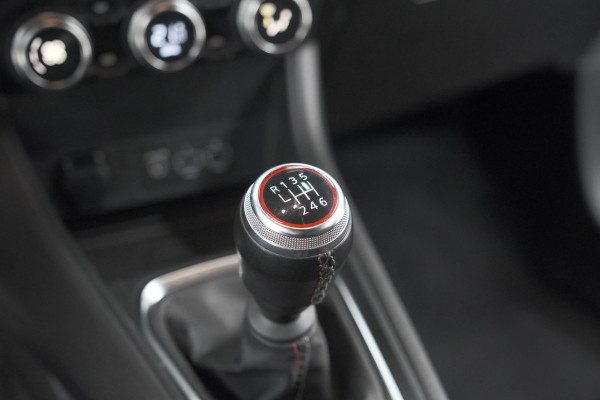 Renault Captur TCe 90 R.S. Line | Camera | Apple Carplay | 9.3 Inch Groot Scherm | Parkeersensoren