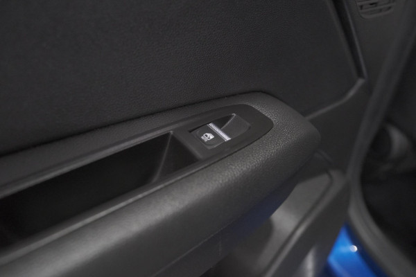 Renault Captur 1.6 E-Tech Plug-in Hybrid 160 Intens | Camera | 9.3 Inch Groot Scherm | Apple Carplay | Parkeersensoren