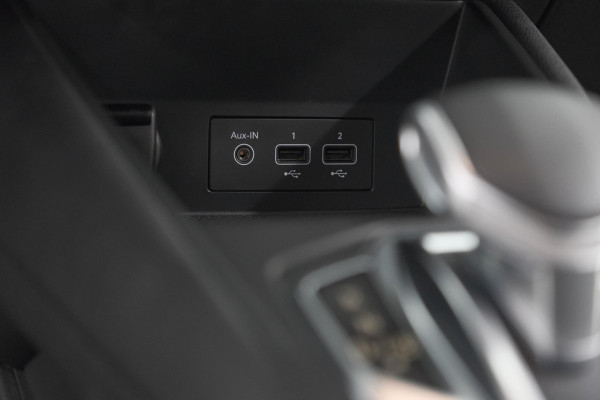 Renault Captur 1.6 E-Tech Plug-in Hybrid 160 Intens | Camera | 9.3 Inch Groot Scherm | Apple Carplay | Parkeersensoren