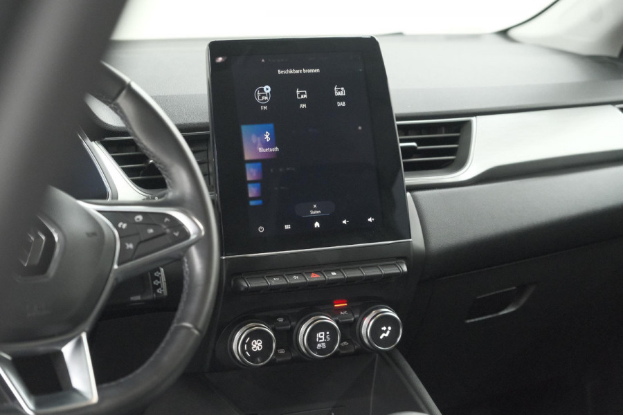 Renault Captur 1.6 E-Tech Plug-in Hybrid 160 Intens | Camera | 9.3 Inch Groot Scherm | Apple Carplay | Parkeersensoren