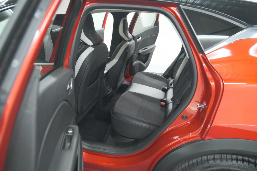 Renault Captur TCe 130 Intens | Camera | 9.3 Inch Grootscherm | Navigatie | Apple Carplay | Parkeersensoren