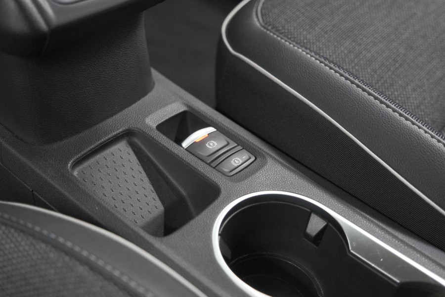 Renault Captur TCe 130 Intens | Camera | 9.3 Inch Grootscherm | Navigatie | Apple Carplay | Parkeersensoren