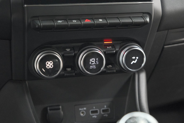 Renault Captur TCe 130 Intens | Camera | 9.3 Inch Grootscherm | Navigatie | Apple Carplay | Parkeersensoren