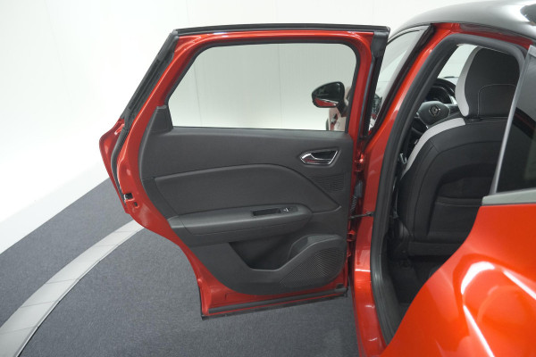 Renault Captur TCe 130 Intens | Camera | 9.3 Inch Grootscherm | Navigatie | Apple Carplay | Parkeersensoren