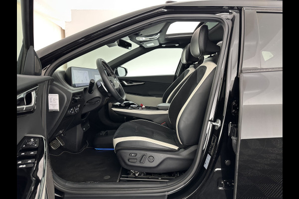 Kia Ev6 GT-Line 77.4 kWh [ 3-Fase-11kW ] (INCL-BTW) Aut. *HEATPUMP | PANO | HEAD-UP | LEATHER-ALCANTARA | ADAPTIVE-CRUISE | DIGI-COCKPIT | MERIDIAN-AUDIO | MEMORYPACK | FULL-LED | KEYLESS | TOPVIEW | DAB | BLINDSPOT | NAVI-FULLMAP |