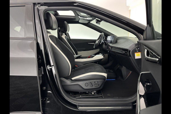 Kia Ev6 GT-Line 77.4 kWh [ 3-Fase-11kW ] (INCL-BTW) Aut. *HEATPUMP | PANO | HEAD-UP | LEATHER-ALCANTARA | ADAPTIVE-CRUISE | DIGI-COCKPIT | MERIDIAN-AUDIO | MEMORYPACK | FULL-LED | KEYLESS | TOPVIEW | DAB | BLINDSPOT | NAVI-FULLMAP |