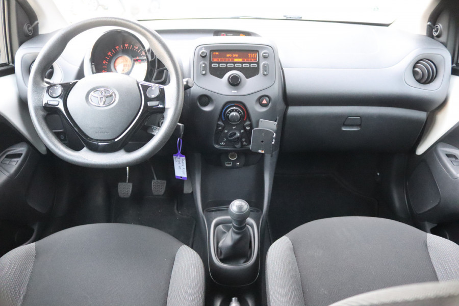 Toyota Aygo 1.0 VVT-i x-fun Airco/Elektrisch-pakket/Bluetooth