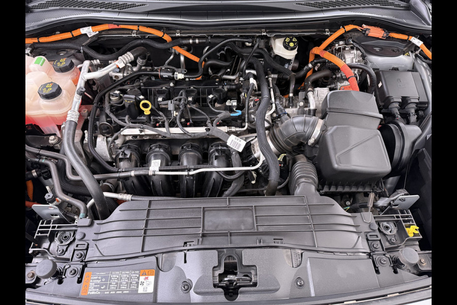 Ford Kuga 2.5 Hybrid PHEV ST-Line X Trekhaak Leer/Alcantara Head-Up Display Adaptive-Cruise Camera Navi Ecc Stoel+Achterbankverwarming App Privacy Glas Winterpakket Elek.Achterklep Led Virtual Cockpit Dodehoek-assistent 1.500KG Trekgewicht 1e Eigenaar Dealeronderhouden € 46.000 nieuw