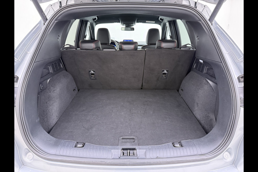 Ford Kuga 2.5 Hybrid PHEV ST-Line X Trekhaak Leer/Alcantara Head-Up Display Adaptive-Cruise Camera Navi Ecc Stoel+Achterbankverwarming App Privacy Glas Winterpakket Elek.Achterklep Led Virtual Cockpit Dodehoek-assistent 1.500KG Trekgewicht 1e Eigenaar Dealeronderhouden € 46.000 nieuw