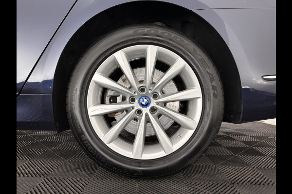 BMW 7 Serie 745Le (Plug-in) (INCL-BTW) *PANO | LEATHER | FULL-LED | HEAD-UP | BLINDSPOT | MEMORY-PACK | DIGI-COCKPIT | KEYLESS | DAB+ | CAMERA | HEATED-COMFORTSEATS | AMBIENTLIGHT | CARPLAY | SHIFTPADDLES | 18''ALU*