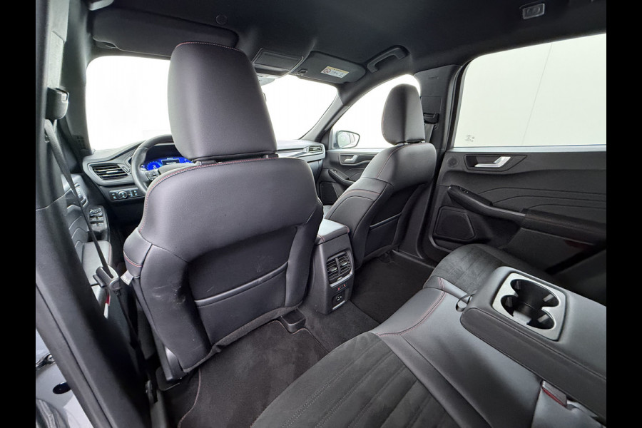 Ford Kuga 2.5 Hybrid PHEV ST-Line X Trekhaak Leer/Alcantara Head-Up Display Adaptive-Cruise Camera Navi Ecc Stoel+Achterbankverwarming App Privacy Glas Winterpakket Elek.Achterklep Led Virtual Cockpit Dodehoek-assistent 1.500KG Trekgewicht 1e Eigenaar Dealeronderhouden € 46.000 nieuw