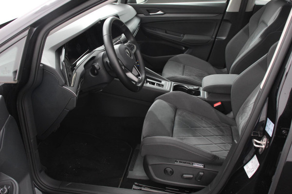 Volkswagen Golf Variant 1.5 eTSI 150pk DSG Style DEMO ! Navigatie Apple Carplay/Android Auto Parkeersensoren Adaptive Cruise Control Blind Spot Assist Stoel-en stuurverwarming Ledverlichting Getinte ramen Climate Control