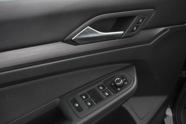 Volkswagen Golf Variant 1.5 eTSI 150pk DSG Style DEMO ! Navigatie Apple Carplay/Android Auto Parkeersensoren Adaptive Cruise Control Blind Spot Assist Stoel-en stuurverwarming Ledverlichting Getinte ramen Climate Control