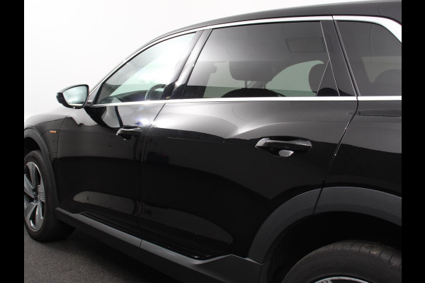 Audi e-tron e-tron 55 quattro | Leder | Navigatie | Trekhaak | Led koplampen | Tour pakket | Virtual cockpit | Cruise control adaptief